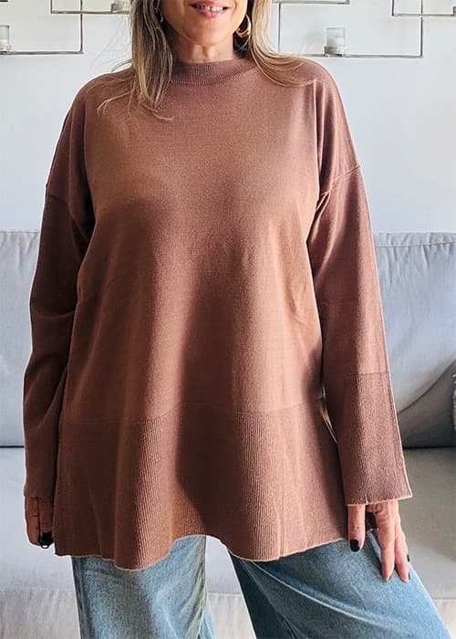 Maxisweater liso con tajos